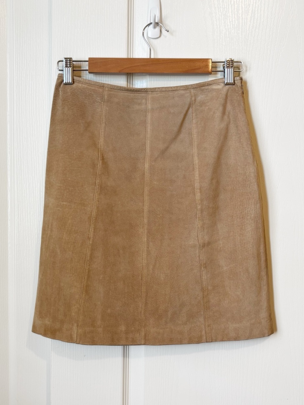 Ann Taylor Genuine Leather Suede A-Line Skirt Tan Boho Hippie 70s Style Size 2P